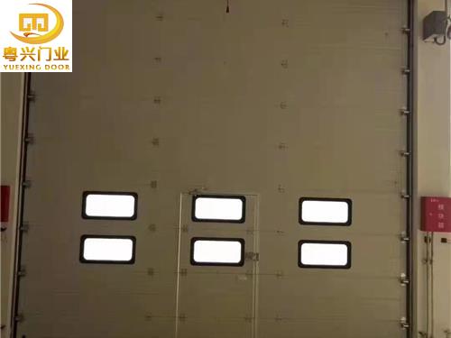 工業(yè)提升門